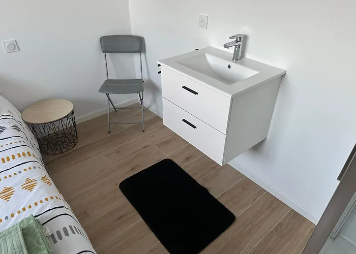 Flat Donville-les-Bains